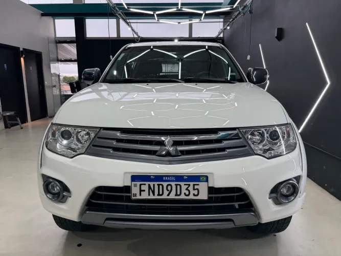 Mitsubishi L200 Triton HPE 3.5 CD V6 24V Flex Aut. 2014