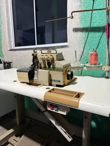 Máquina Overlock (interloque) industrial Sun Special Light ? SSL-8804G