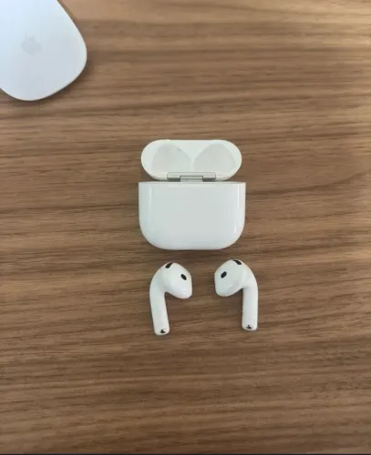 Fone Airpods 4 - com cancelamento de ruido