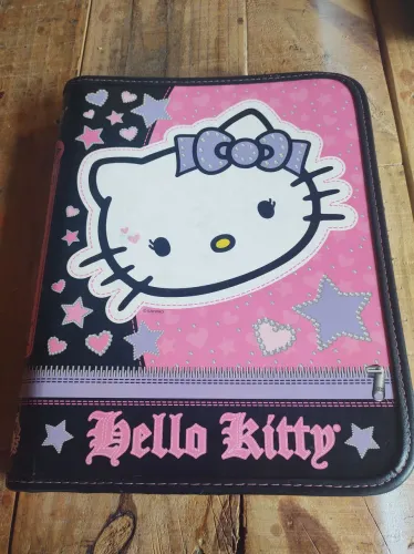Fichário Hello Kitty vintage dos anos 2000