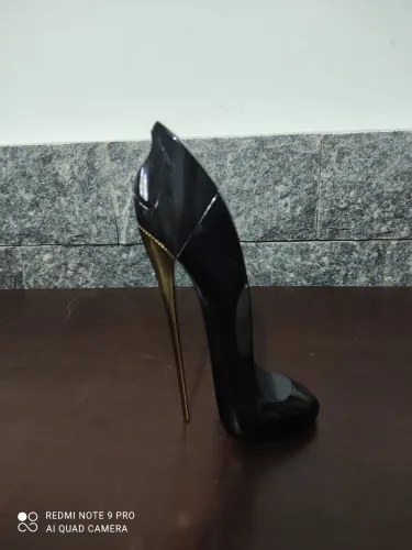 Frasco perfume vazios Carolina Herrera Gold Girl