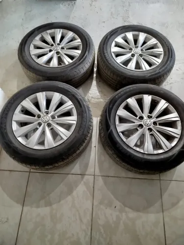 Rodas com pneu Aro15 original virtus/Polo