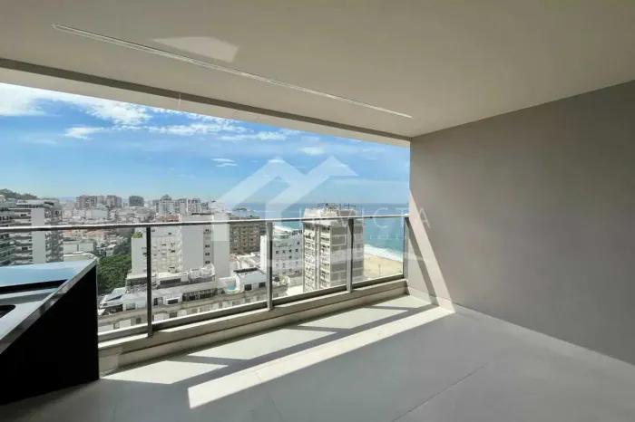 Studio com varanda e vista mar
