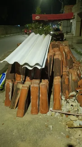 Vendo telhas de cerâmica