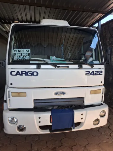 Caminhão Ford cargo 2422 ano 2004