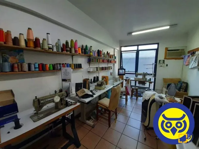 Sala comercial no centro a venda 32,20 privativos