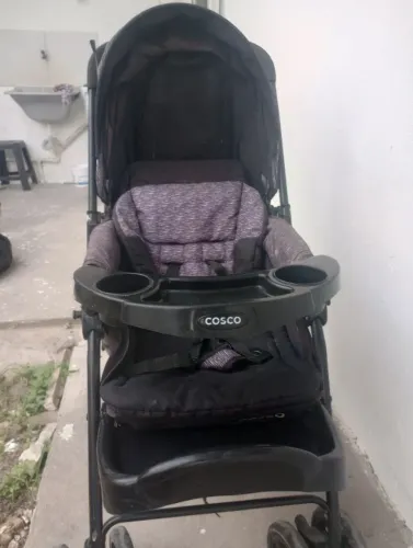 Carrinho de bebê cosco