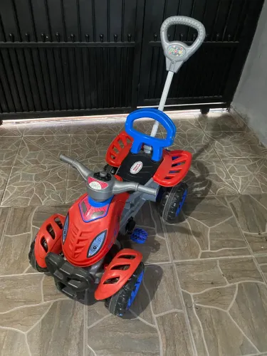 Quadriciclo infantil
