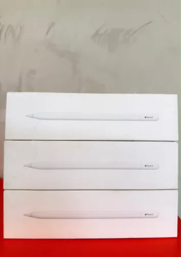 Apple Pencil USB-C - Para iPads com porta USB-C