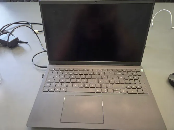 Notebook Dell Vostro i5-1135G7 (11ª geração) + 12Gb de RAM - Excelente Estado