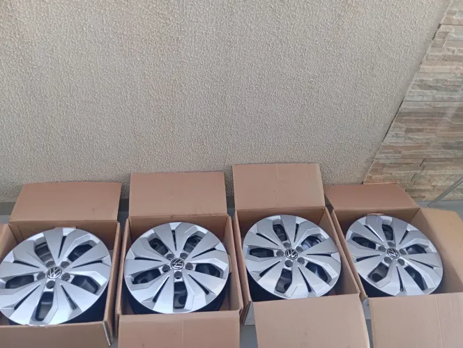 Jogo rodas 16 5x100 originais VW com calotas novinhas BARATISSIMO