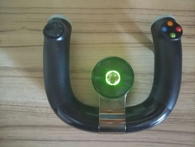 Controle volante Xbox 360.