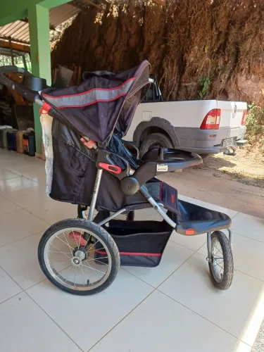 Carrinho de Bebê ( BABY TREND EXPEDITION ), estado de novo