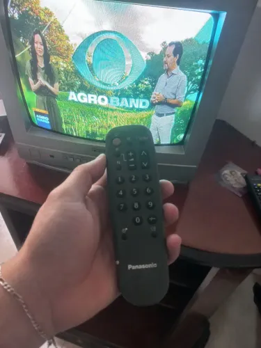 TV Panasonic de tubo 14" - acompanha controle remoto original da Panasonic -