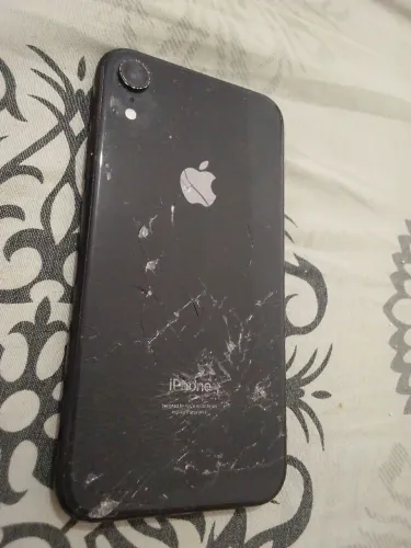 iPhone XR PRETO 64GB $250