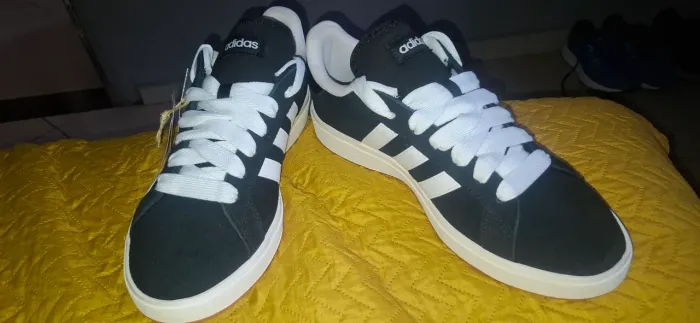 Adidas grand. Court base 00