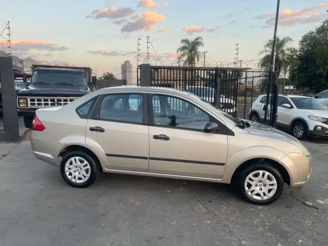 Ford Fiesta Sedan 1.0 8V Flex 4P 2008