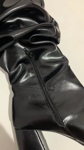 Bota cano longo Preta