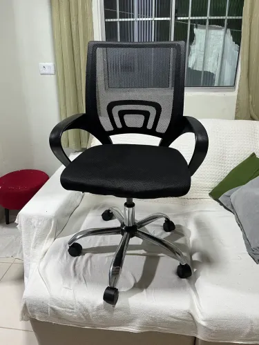 Cadeira de escritório ergonômica da Ór Design - Preta - Encosto baixo