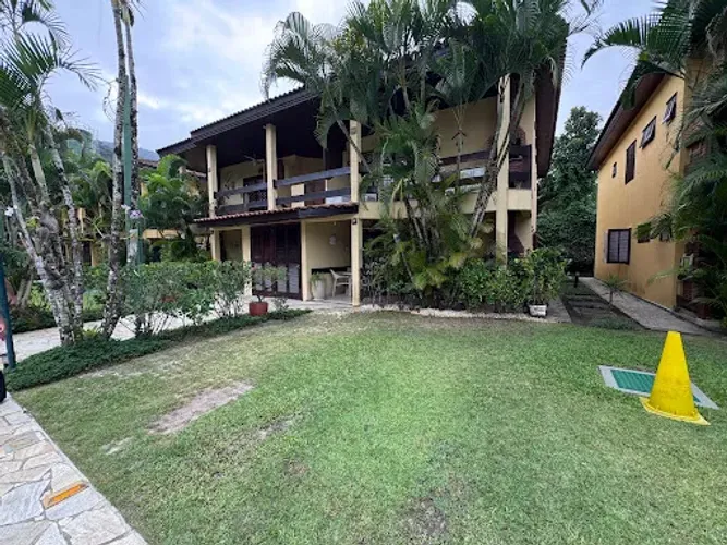 Casa em Maresias a 30m da praia | 3 dormitórios | Condomínio com lazer completo