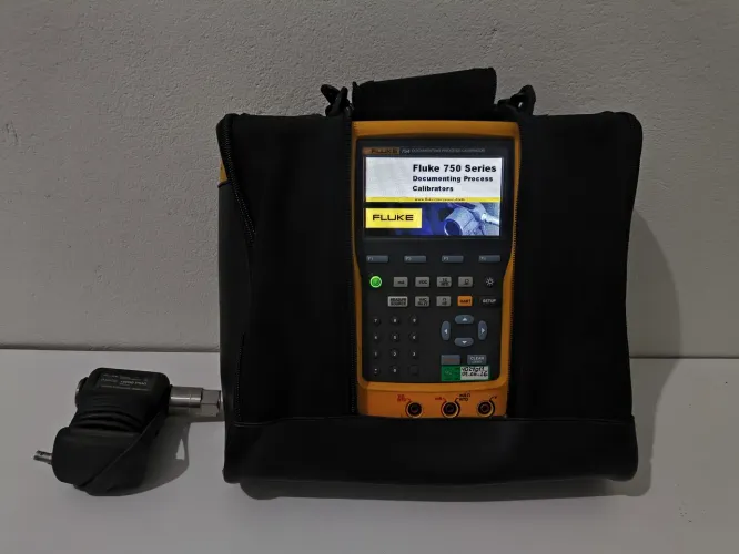 Calibrador de processos Fluke 754