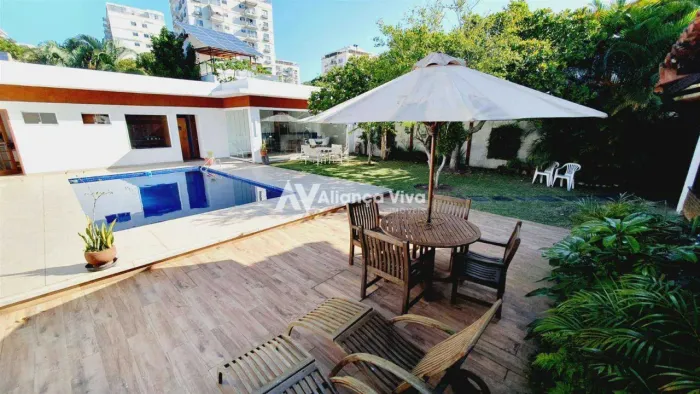 Barra da Tijuca | Casa 4 quartos, sendo 3 suites