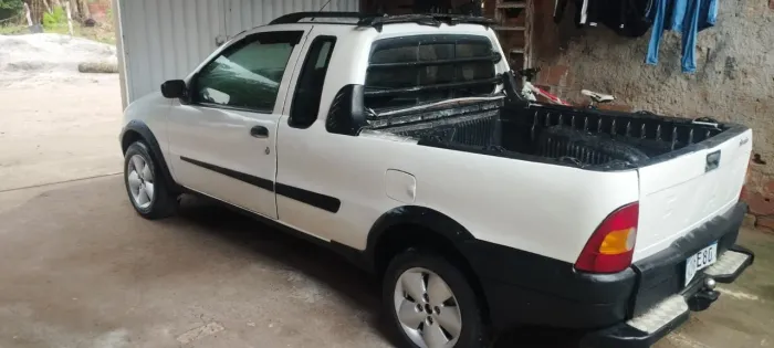 Fiat Strada Working 1.5 MPI 8V CE (álcool) 2000