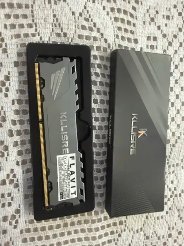 Kit DESKTOP - 02 memórias DDR3/8GB/1600MHz com dissipador - KLLISRE - nova