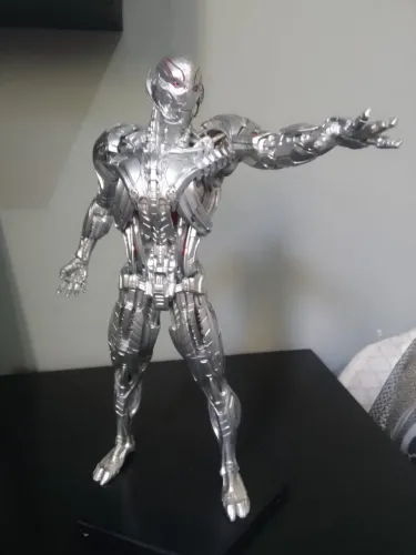 Estátua Iron Studio