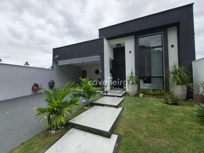 Casa com 3 dormitórios à venda, 240 m² por R$ 1.100.000,00 - Cajueiros (Itaipuaçu) - Maric