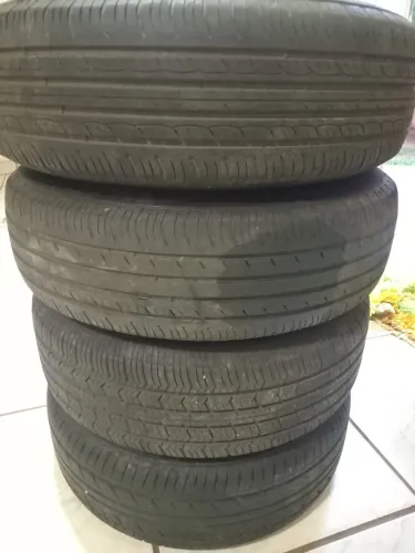 Pneus e rodas