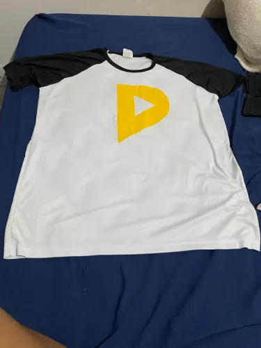 Blusa escola Pensi tamanho M - seminovo