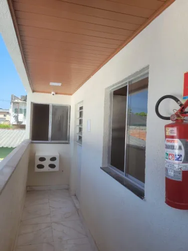 Aluga-se apartamentos próx. Av das Torres. 