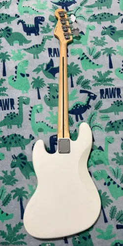 Contrabaixo Fender Chinês 4C