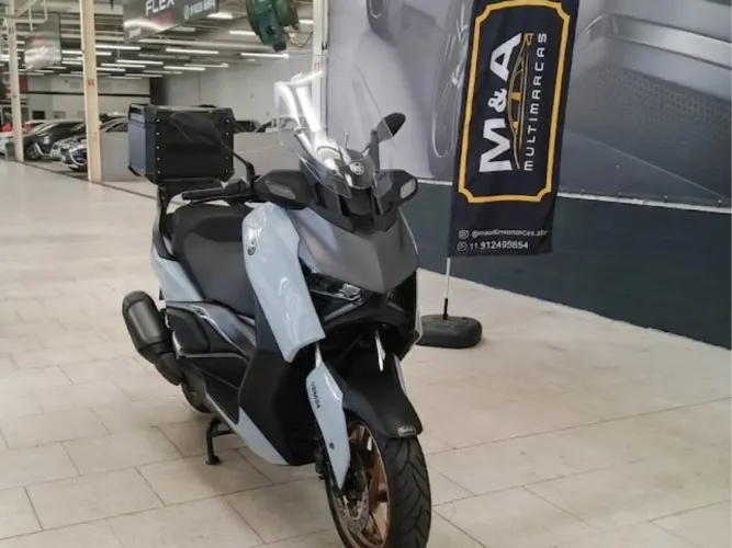 Yamaha Xmax 300 connected abs 2026