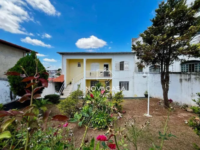 Casa com 5 dormitórios para alugar, 145 m² por R$ 5.135,00/mês - Copacabana - Belo Horizon