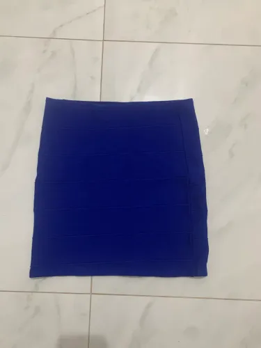 Saia azul curta- pouco usada