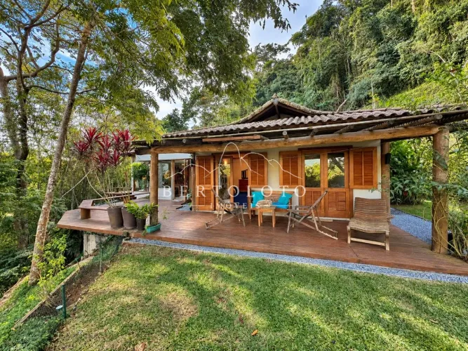 Casa em meio a natureza em Secretário com fácil acesso a BR040