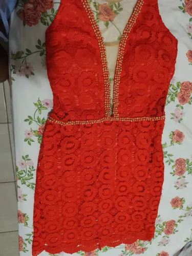 Lindo vestido de festa ,todo no gripim francês e pérolas . Detalhes nas costas transpar