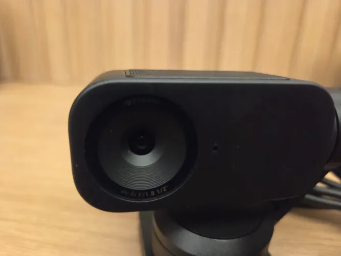 Câmera Insta360 link 2 PTZ + case