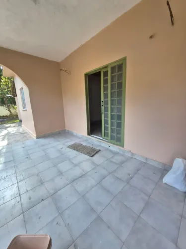 Aluguel casa conjunto Ajuricaba.