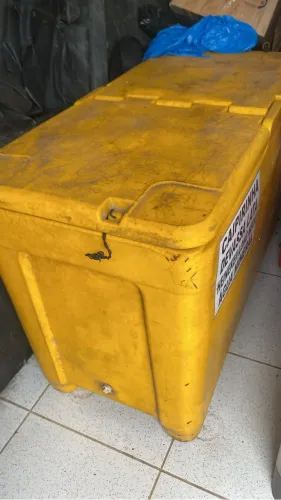 Caixa  térmica duas portas.
