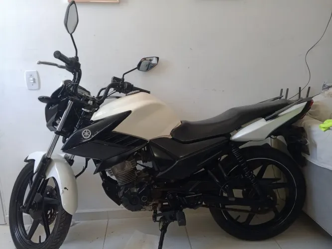 Vendo moto fazer 150