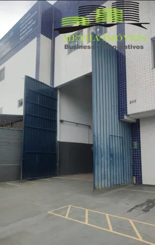 Galpão com 1200m2 a/c e 1700m2 a/t região industrial de Sorocaba.