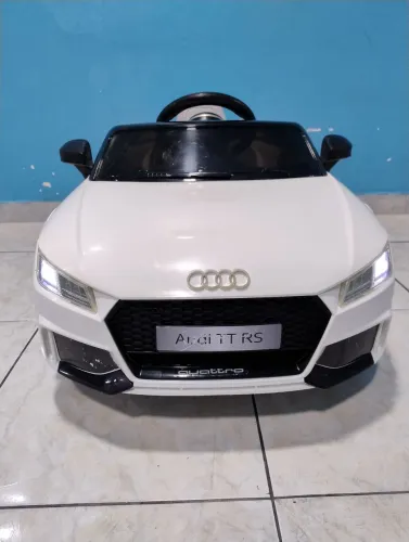 Carrinho Elétrico Infantil Audi TTR RS com Controle Remoto