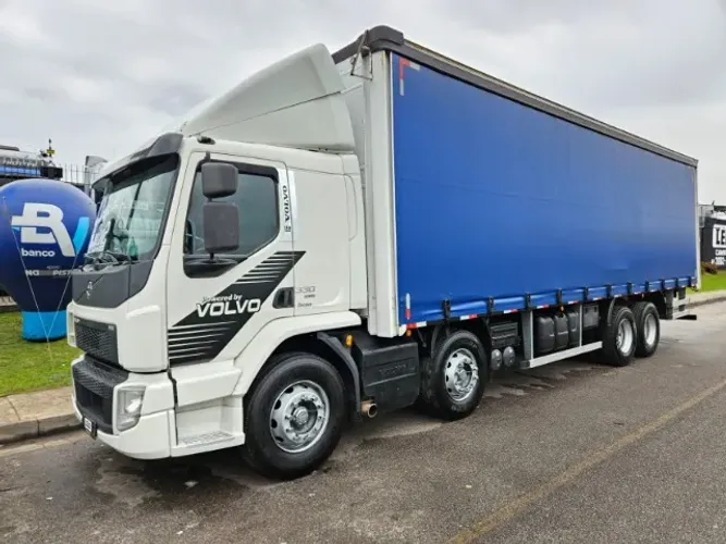 Volvo VM330 8x2 Bitruck Ano 22 Aut Ar Condicionado Sider 9.75Mts Interno- Interna Nova TOP