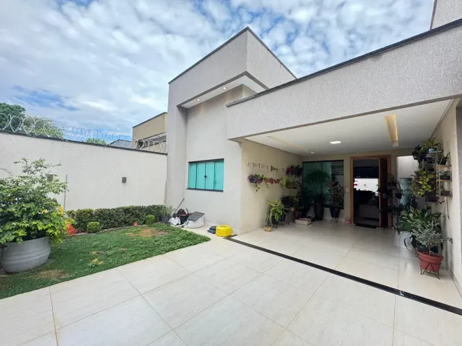 Casa Alto Padrão | 3 Quartos | Piscina Aquecida Parque das Flores Goiânia/GO