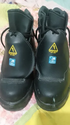 Bota de serviço nova