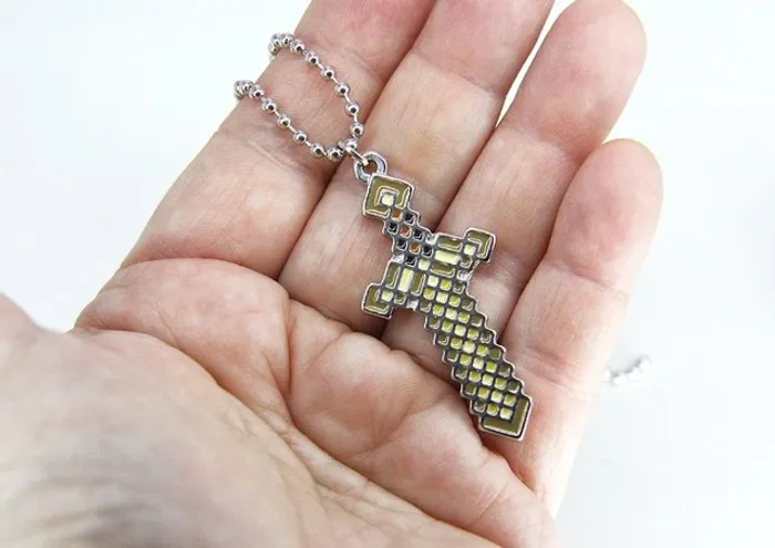 Colar Espada de Ouro Minecraft
