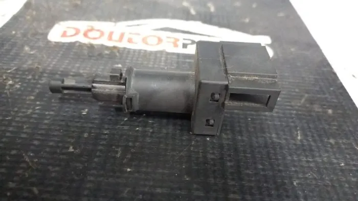 interruptor sensor luz freio volksvgem gol/polo 